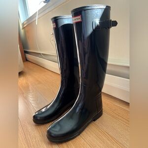 Women's Refined Slim Fit Tall Gloss Rain Boots